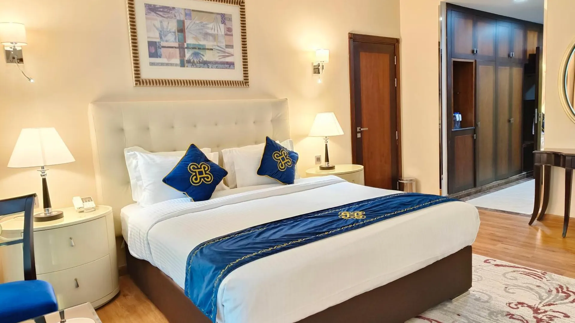Seven Seas Hotel Дубай 4*,  ОАЭ