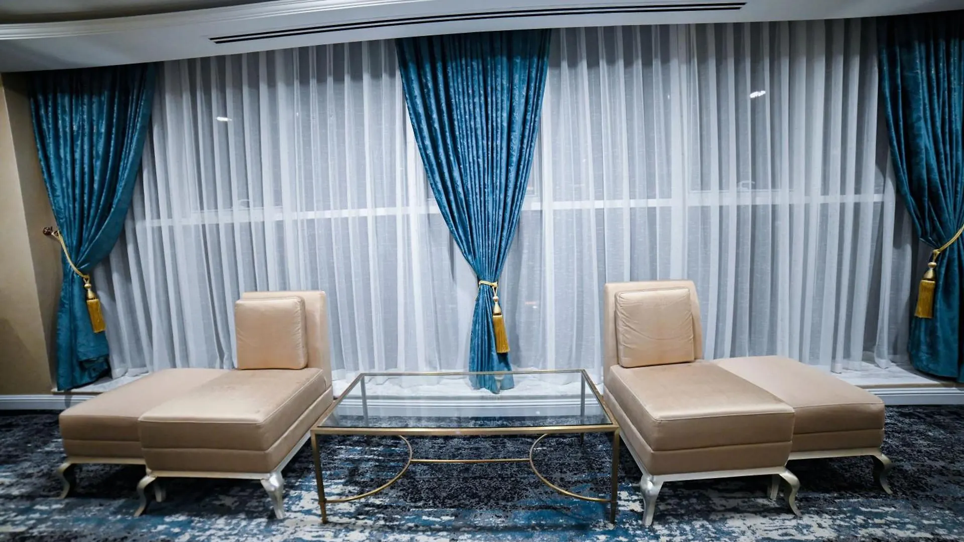 Seven Seas Hotel Dubai
