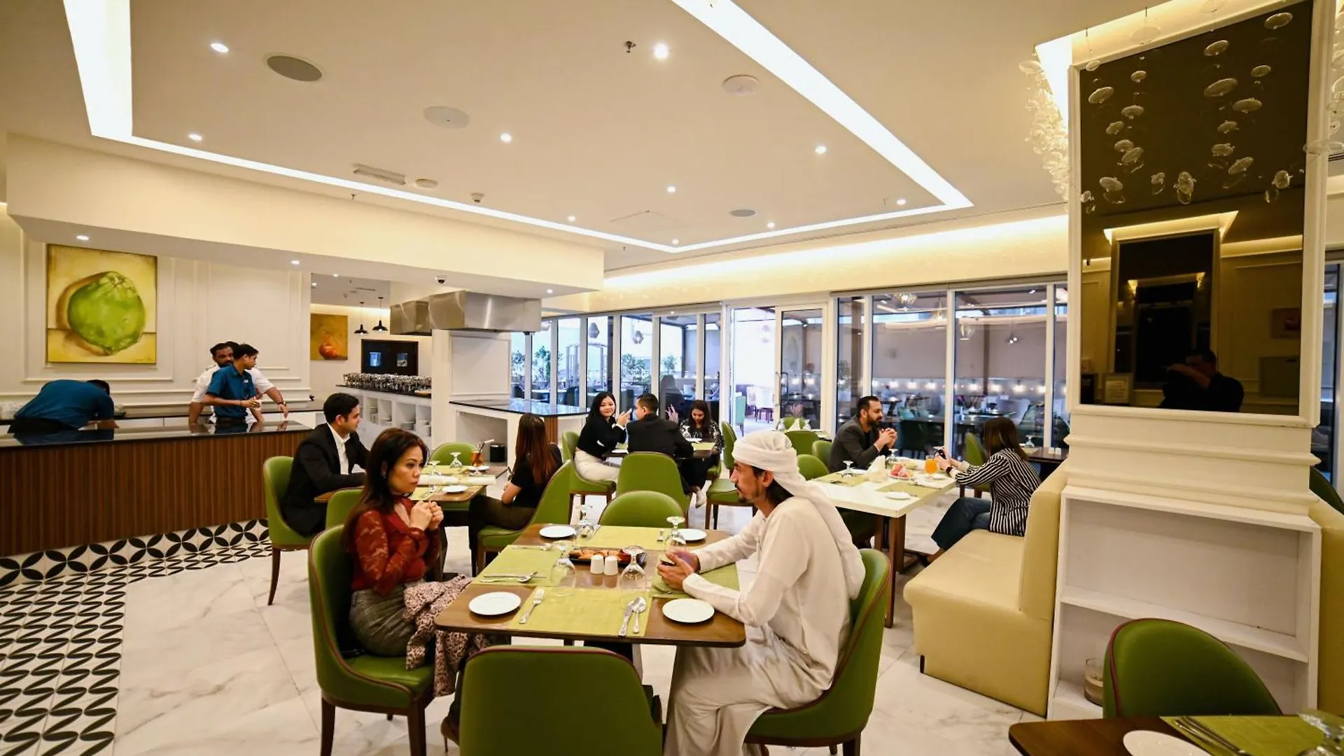 Seven Seas Hotel Дубай 4*,  ОАЭ