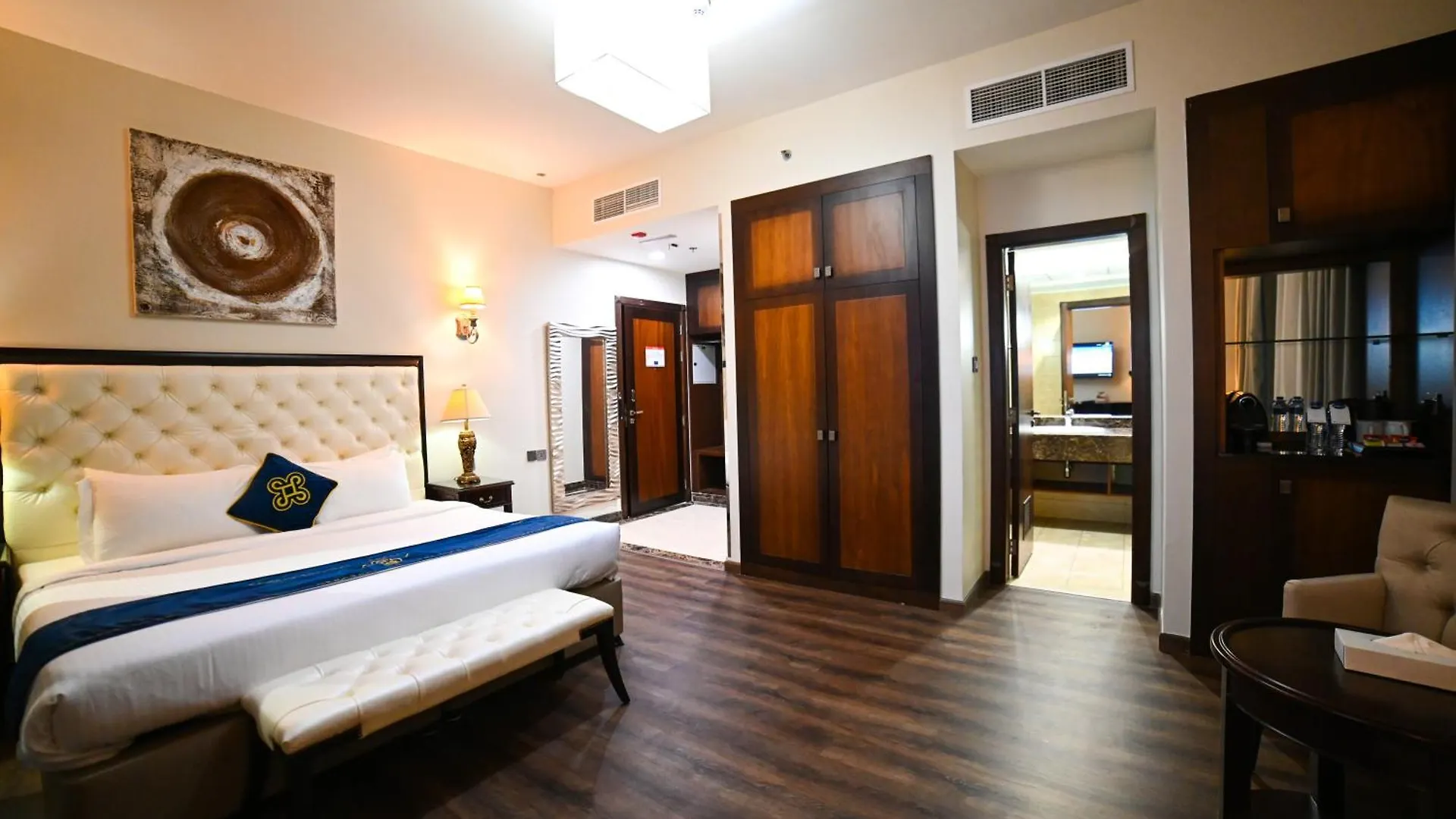 דובאי Seven Seas Hotel