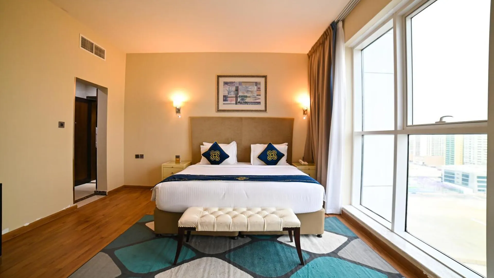 Seven Seas Hotel Дубай 4*,  ОАЭ
