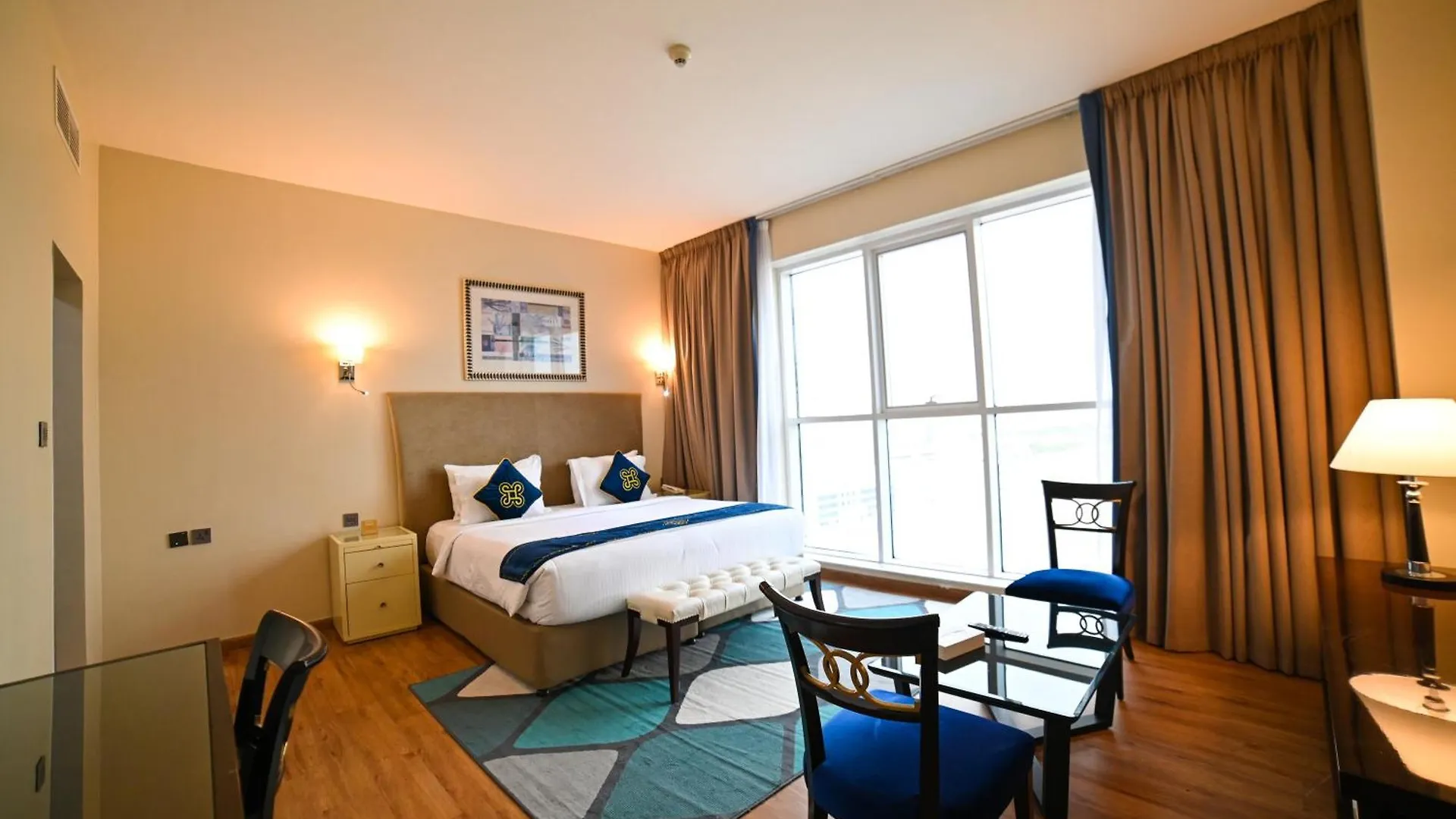 Seven Seas Hotel Дубай