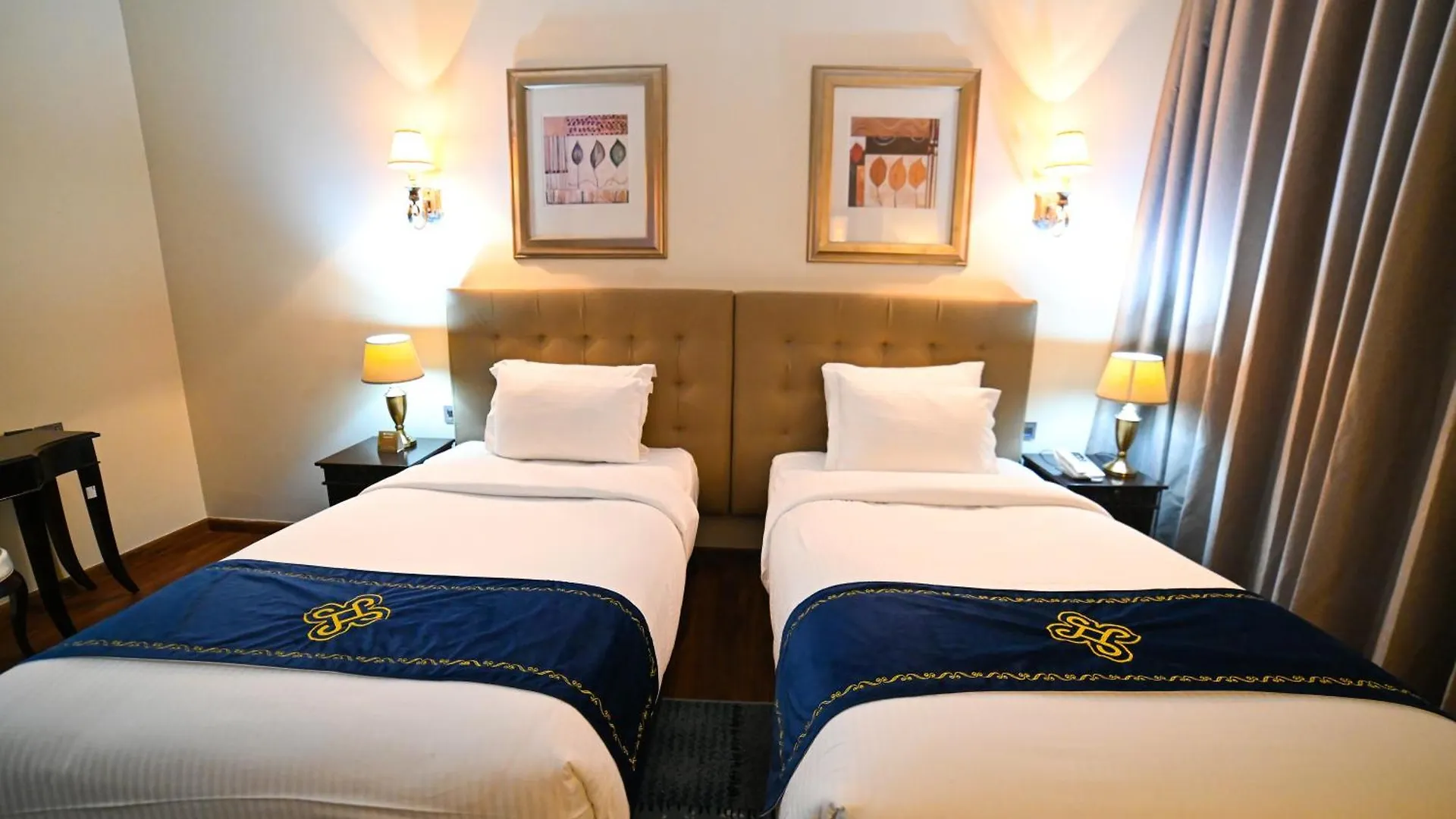 דובאי Seven Seas Hotel